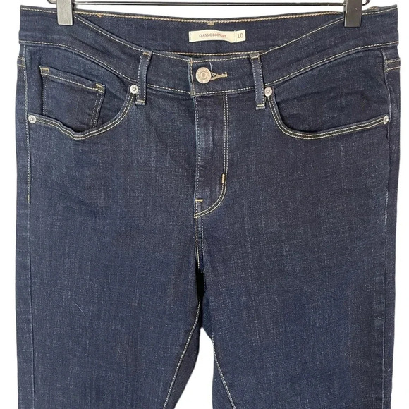 Levi’s Women’s Size 10 Classic Bootcut Jeans - Picture 2 of 7